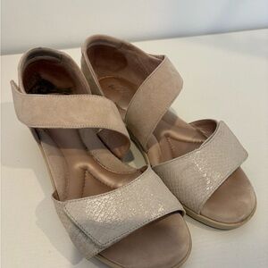 BeautiFeel Beige Strappy Sandals